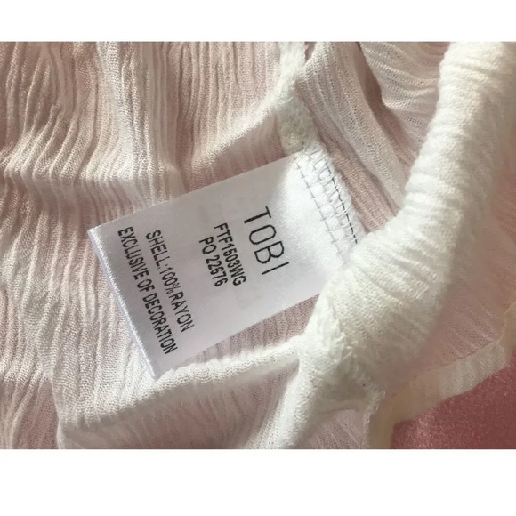 Tobi Crochet Flowy crop top - Picture 8 of 8